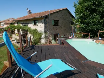Piscine de l'établissement chez daisy ou située à proximité