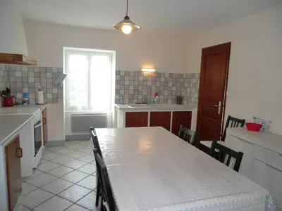 Cuisine ou kitchenette dans l'établissement Le Refuge