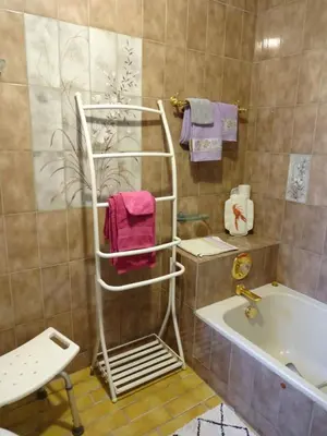 Salle de bains dans l'établissement Aux Orangers