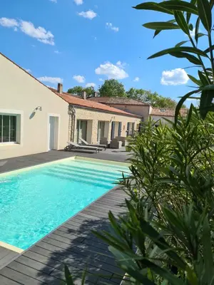Piscine de l'établissement La Fompatoise ou située à proximité