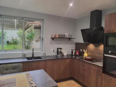 Cuisine ou kitchenette dans l'établissement HDC la maison des AMIS