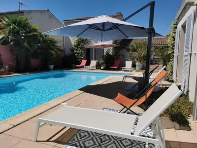 Piscine de l'établissement Gîtes, Chambres d'Hôtes La Maison d'Amis ou située à proximité