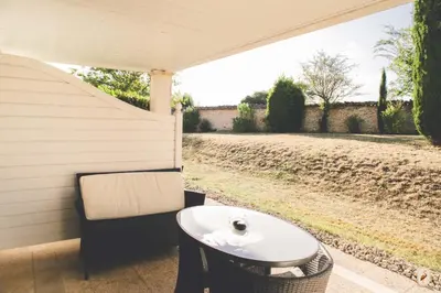 Jardin de l'établissement Domaine de l'Echassier, The Originals Relais