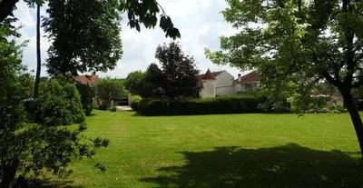 Jardin de l'établissement Les Vieilles Ombres