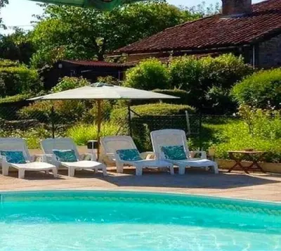 Piscine de l'établissement Cardabelle Holiday Home with private garden ou située à proximité