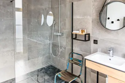 Salle de bains dans l'établissement L'esprit du 8