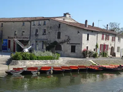 Vue sur la rivière ou le fleuve situé(e) à proximité de l'hôtel