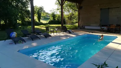 Piscine de l'établissement LePireauFr Gîtes Piscine chauffée ou située à proximité