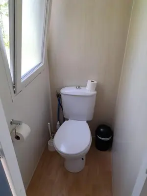 Salle de bains dans l'établissement EURL kaza évasion services