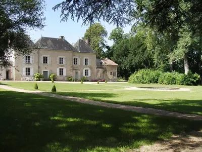 Jardin de l'établissement Chambres d'hôtes Saint Denis