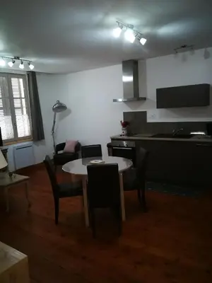 Cuisine ou kitchenette dans l'établissement beau T2 lumineux 1er etage