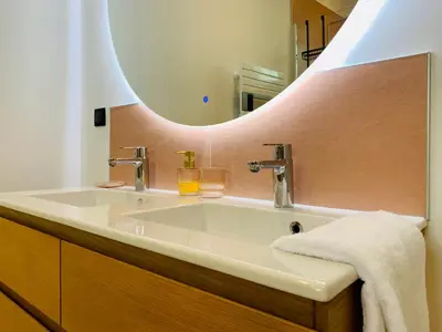 Salle de bains dans l'établissement les appartements du 10