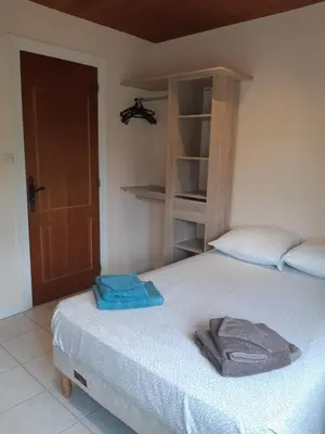 Un ou plusieurs lits dans un hébergement de l'établissement L'Abri d'Emilie - Chambre d'hôtes
