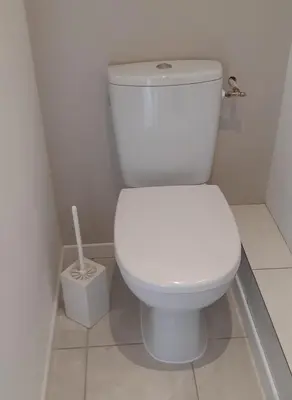 Salle de bains dans l'établissement L'Abri d'Emilie - Chambre d'hôtes