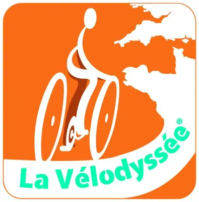 Vélo sur le terrain de l'établissement La Charentine ou dans les environs