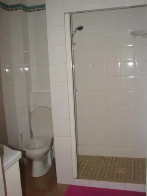 Salle de bains dans l'établissement T2 Agréable
