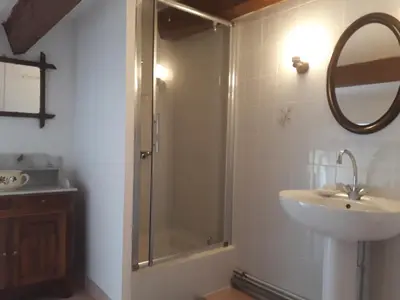 Salle de bains dans l'établissement Gîte La Cibulle