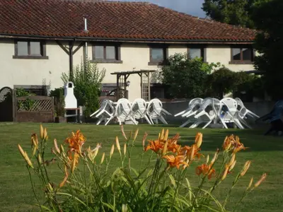 Jardin de l'établissement La Croix Gîtes