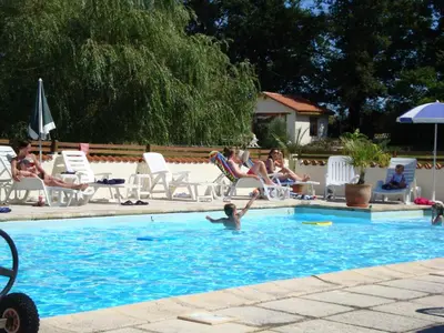 Piscine de l'établissement La Croix Gîtes ou située à proximité