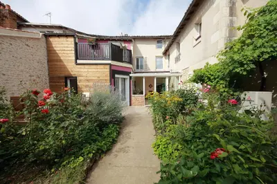Jardin de l'établissement La Loge des Fées