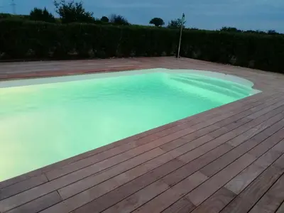 Piscine de l'établissement le domaine de bellevue ou située à proximité