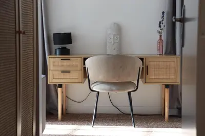 Télévision ou salle de divertissement dans l'établissement Tour de Nesle La Rochelle Vieux Port 3 etoiles