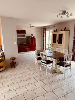Cuisine ou kitchenette dans l'établissement Le HAMEAU 1936 Gîte des Milanaïs