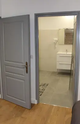Salle de bains dans l'établissement Château des Loups - Les Pommiers