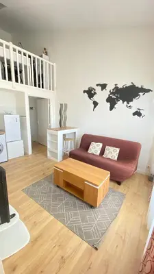 Cuisine ou kitchenette dans l'établissement Appartement 4 pers Parking inclus 5 min Gare Tout équipé La Rochelle