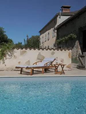 Piscine de l'établissement Les Picardies ou située à proximité