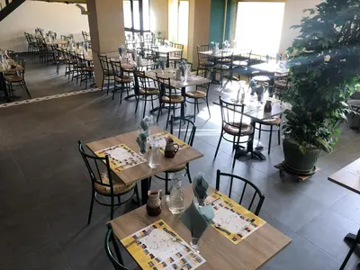 Restaurant ou autre lieu de restauration dans l'établissement Le Relais d'Etagnac