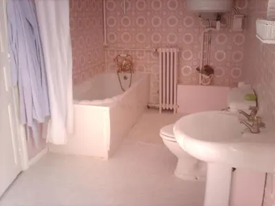 Salle de bains dans l'établissement Château Ardilleux