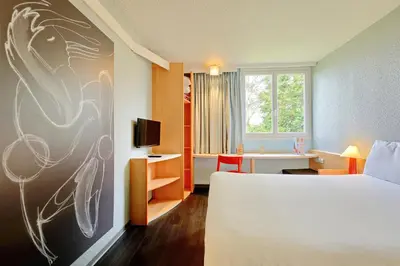 Un ou plusieurs lits dans un hébergement de l'établissement ibis Poitiers Beaulieu