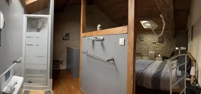 Salle de bains dans l'établissement Gites Le Bois de l'Eglise