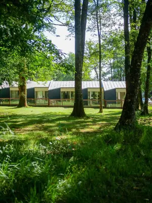 Jardin de l'établissement Best Western Le Bois de la Marche