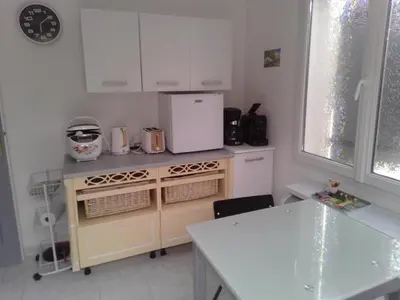 Cuisine ou kitchenette dans l'établissement Gîte les Randonneurs