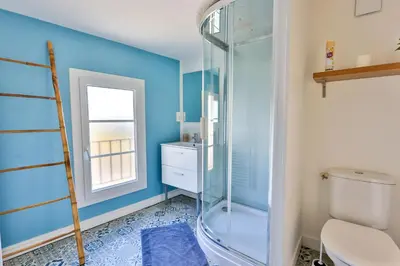 Salle de bains dans l'établissement LE DOUILLET #Centre ville #100m des quais