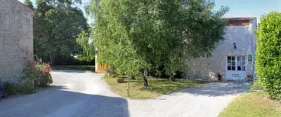 Jardin de l'établissement Chambres d'Hôtes Domaine Le Fragnaud