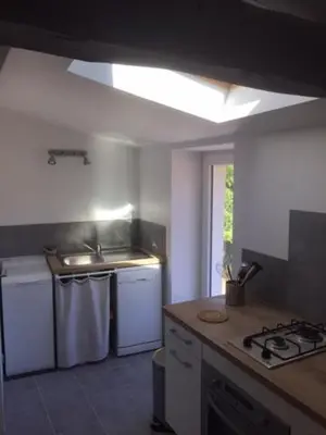 Cuisine ou kitchenette dans l'établissement GITE DES CHOUETTES