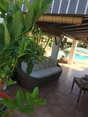 Piscine de l'établissement La Roseraie ou située à proximité