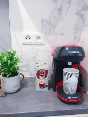 Plateau bouilloire dans l'établissement All-In-One hyper centre La Rochelle
