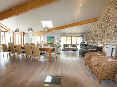 Coin salon dans l'établissement Holiday Home in Roussines with Private Pool
