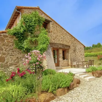 Very nice cottage with studio on a domain with heated pool