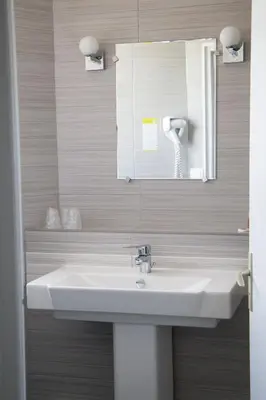 Salle de bains dans l'établissement Sure Hotel by Best Western Angouleme
