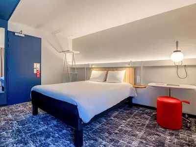 Un ou plusieurs lits dans un hébergement de l'établissement ibis La Rochelle Centre Historique