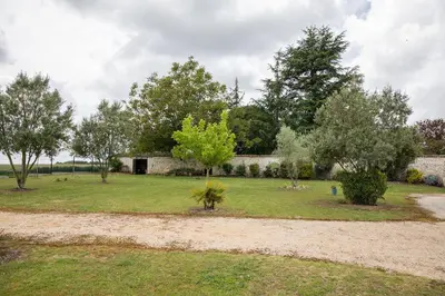 Jardin de l'établissement BEST SAINTONGE