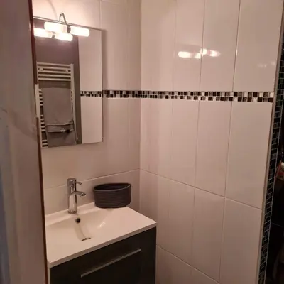 Salle de bains dans l'établissement Studio 35m2 dans joli village proche mer