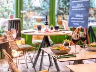 Nourriture dans l'hôtel ou à proximité