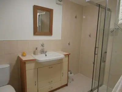 Salle de bains dans l'établissement Les Poiriers