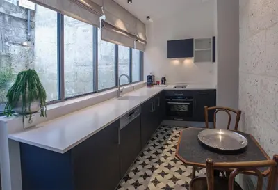 Cuisine ou kitchenette dans l'établissement Appart Hôtel - Hyper Centre - VILLA CÔTÉ PLATEAU - 3 Étoiles Certifiées-